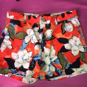 Khakis by Gap 4 in Girlfriend Shorts!